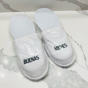 2 ct. Hard Rock Hotel Buenas Noches White Close Toed Hotel Slippers